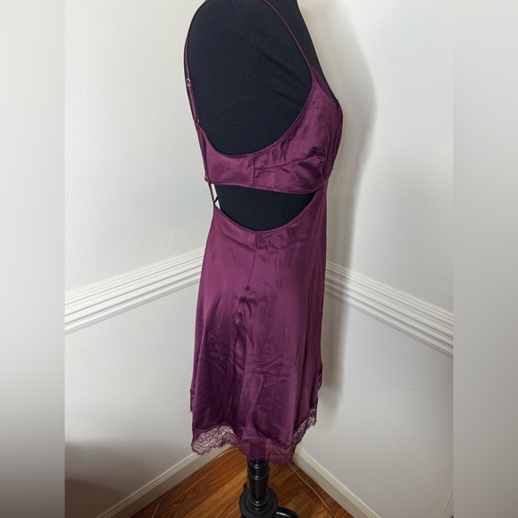 Victoria's Secret Purple Chemise - Picture 5 of 6